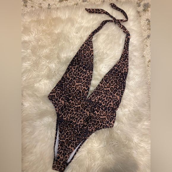 NEW never worn!* size medium animal print one piece - Picture 1 of 8